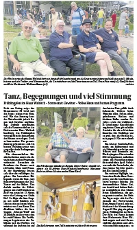 Zeitungsartikel über das Frühlingsfest im Haus Waldeck mit Fotos von Besuchern, Rikscha-Fahrt und Tanzvorführung.