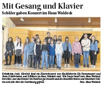 Ansicht des Artikels, der in der Griesheimer Woche vom 11.10.2025 veröffentlicht wurde, Foto des Chores mit Kindern auf der Bühne stehend